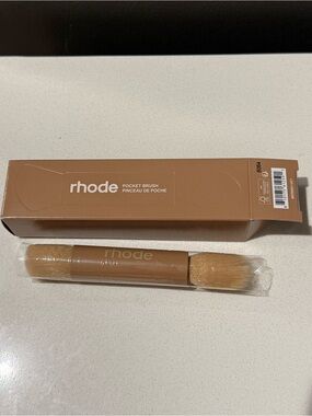 Rhode pocket brush